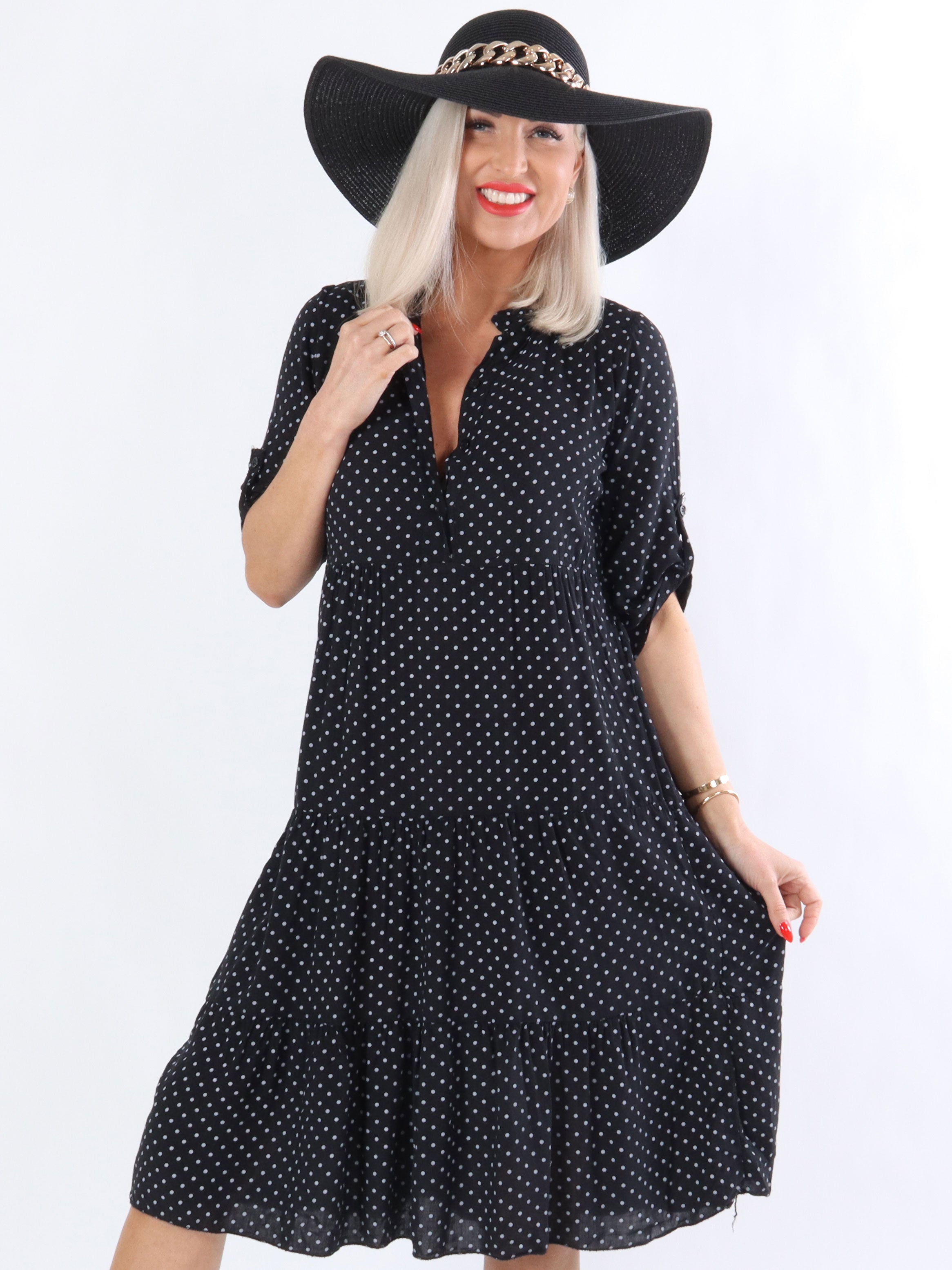 Linnet - Kjole med prikker i lag på lag look